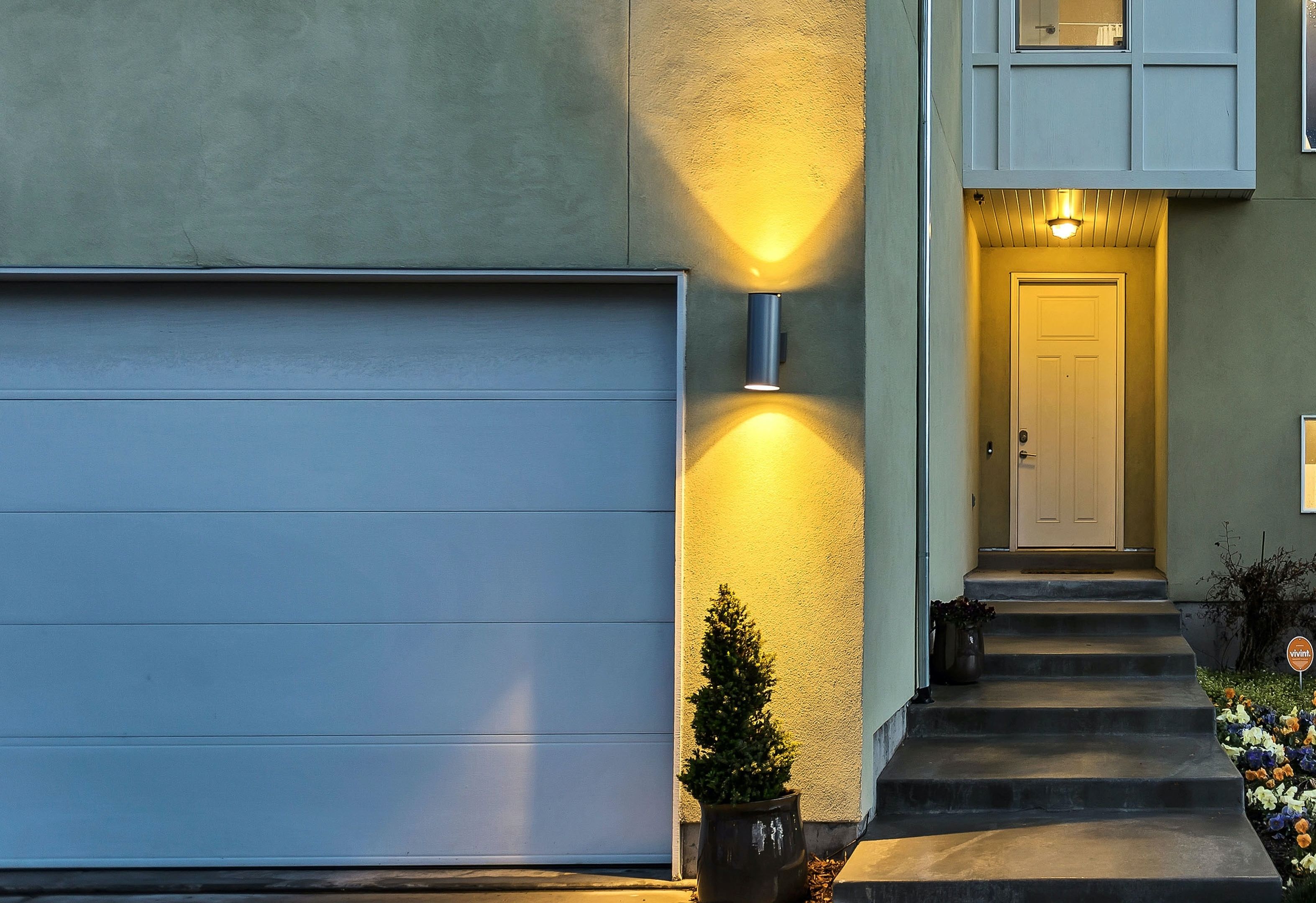 9 Portable Projector Screen Alternatives