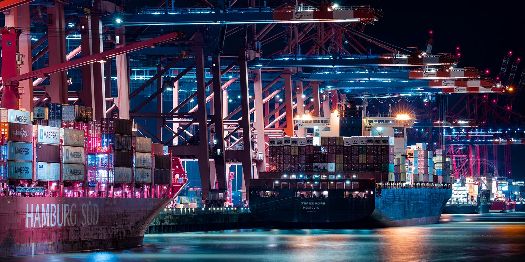 shipping port of hamburg at night