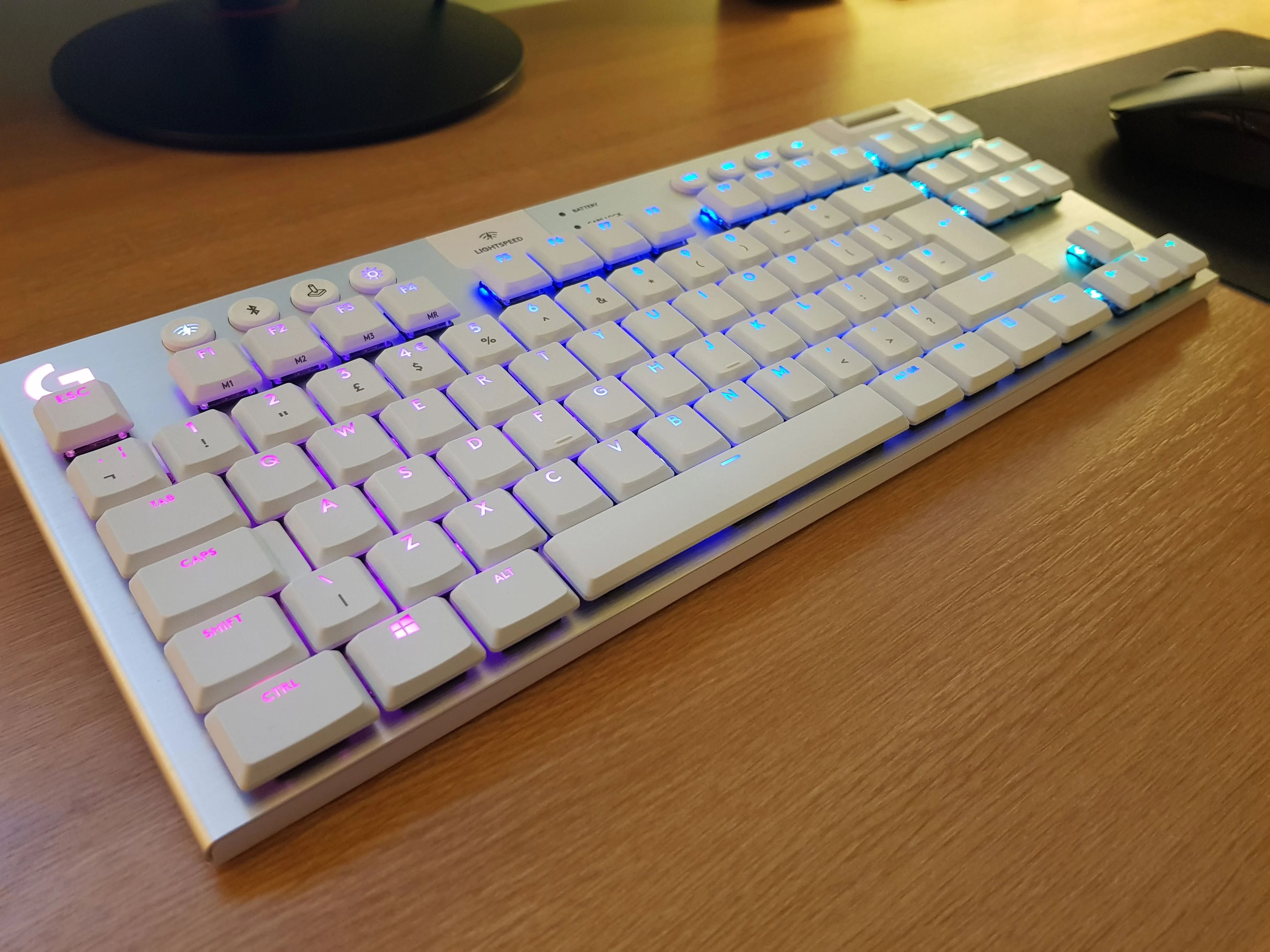 Test du clavier Logitech G915 TKL : haute qualité à un prix élevé