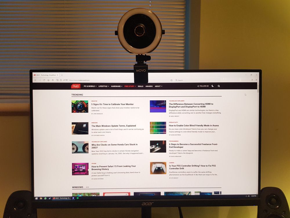 Movo WebMic HD Pro mounted on top of a monitor