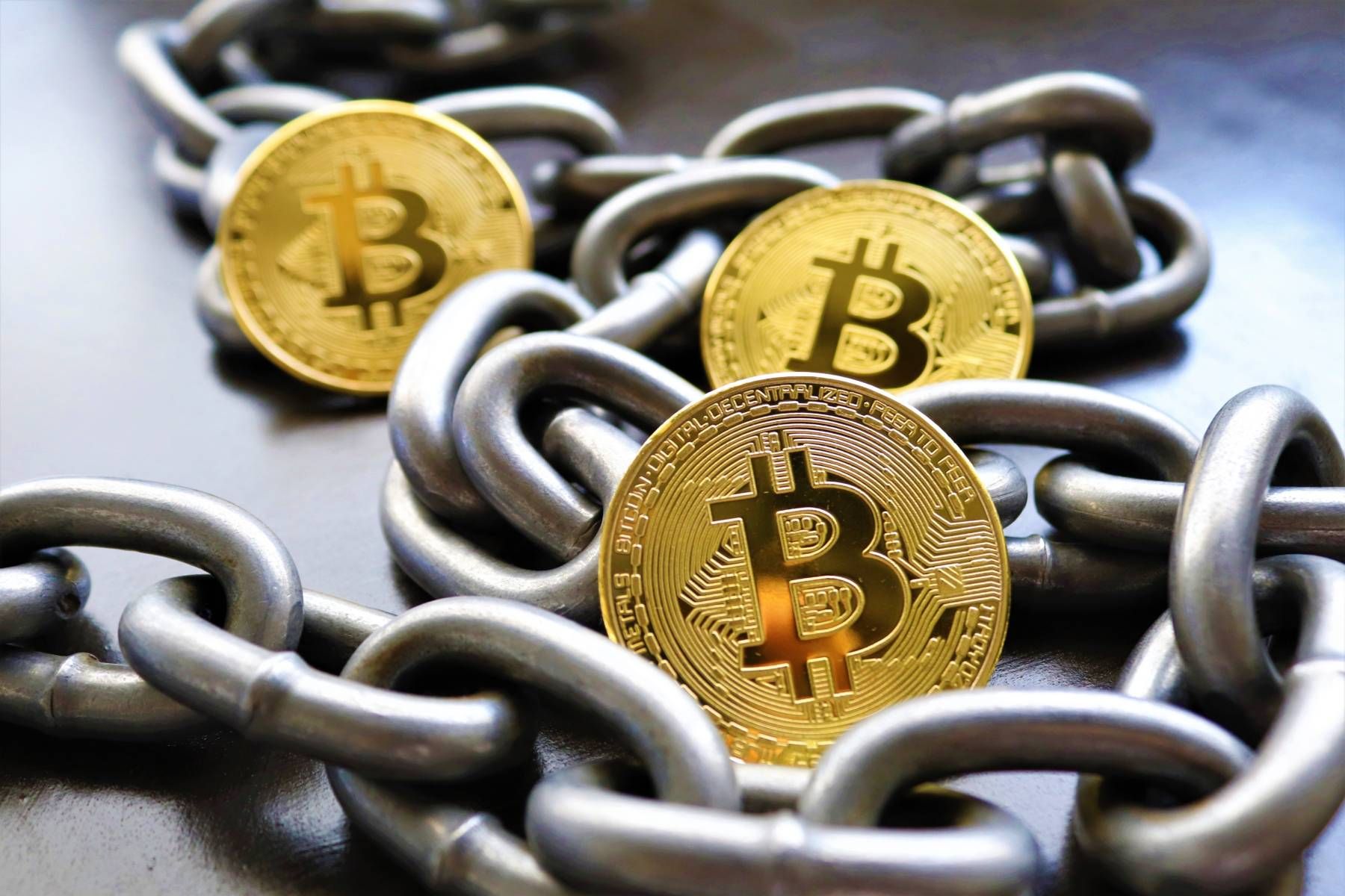 Bitcoins constraint by chains