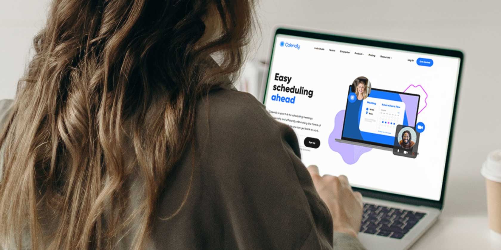 Woman using the Calendly app to schedule an appointment on her laptop.