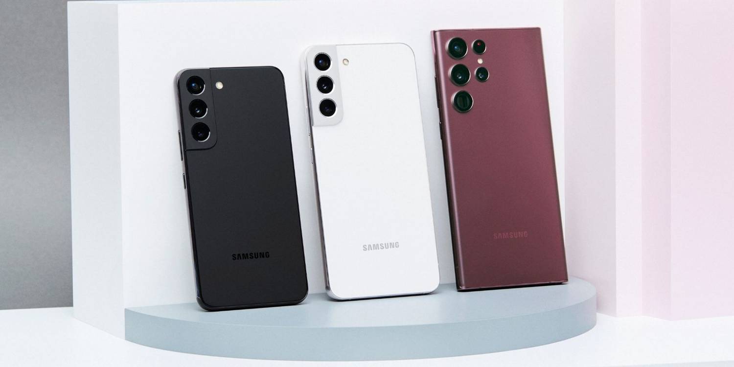 خرید یک گوشی پرچمدار در سال 2022 عقلانی است؟ 2 galaxy unpacked 2022 s22 smartphones.jpg?q=50&fit=crop&w=1500&dpr=1 -
