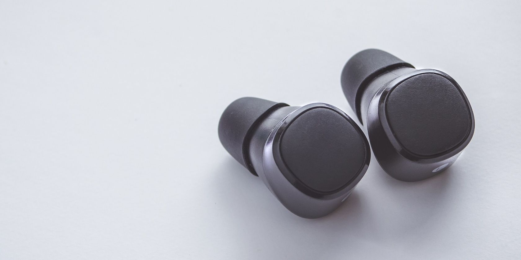 Wireless vs. True Wireless Headphones: What's the Difference?