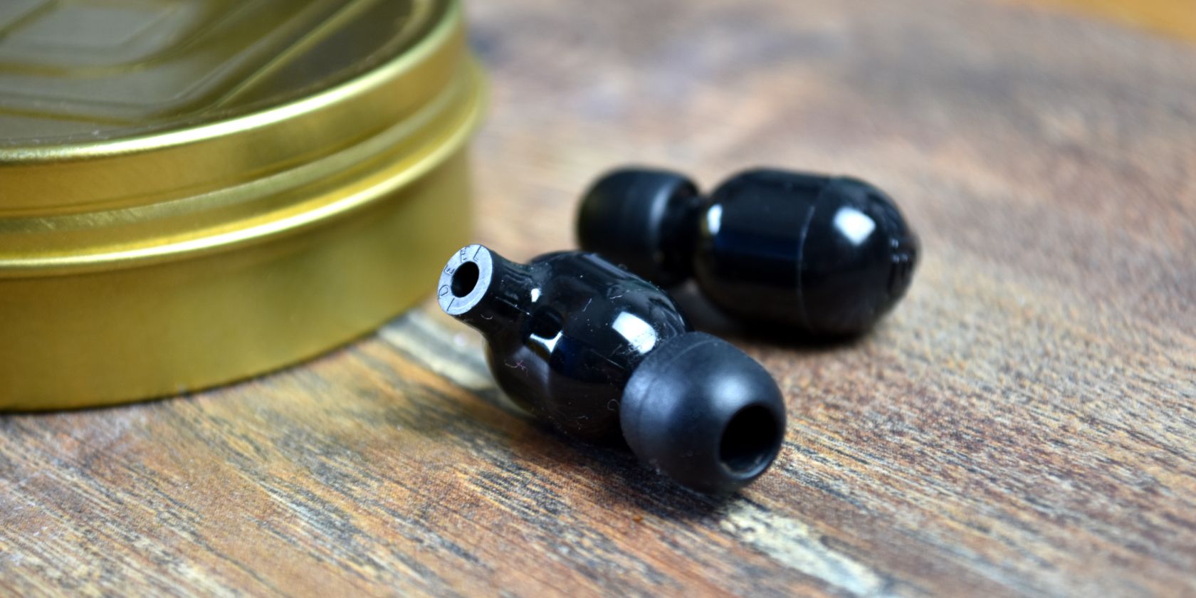 periodic audio carbon iems case buds front