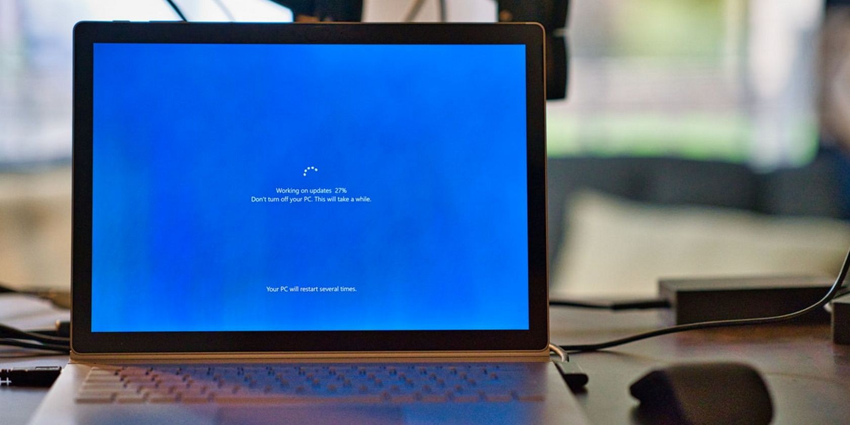 a windows laptop preparing updates