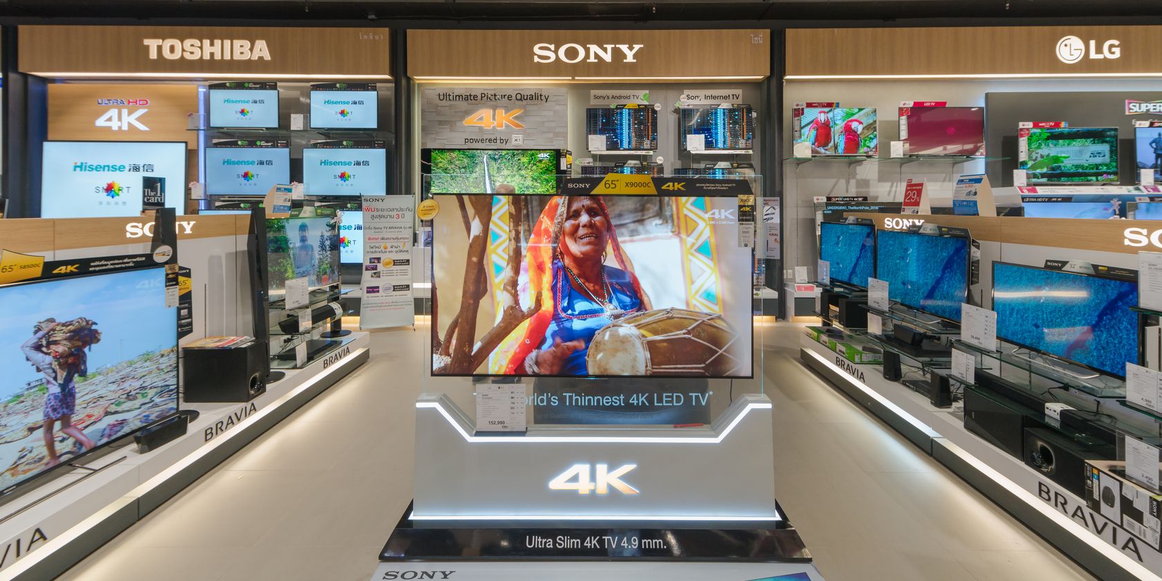 4K TV in a store