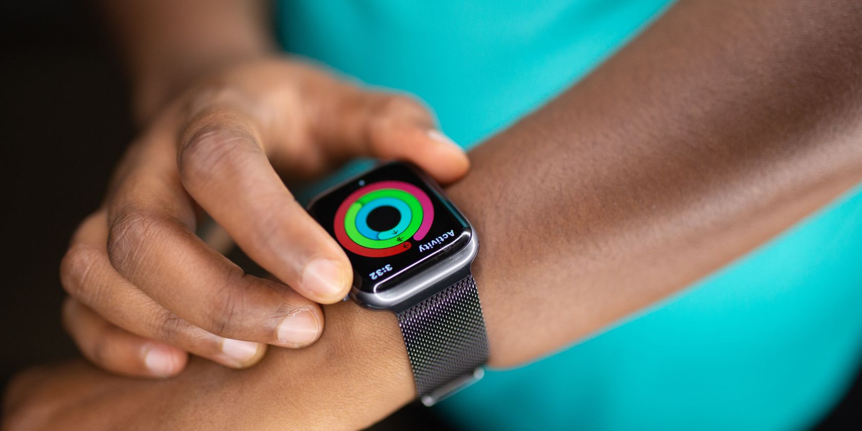 How to Stop Siri Announcing Fitness Notifications on Your Apple Watch
