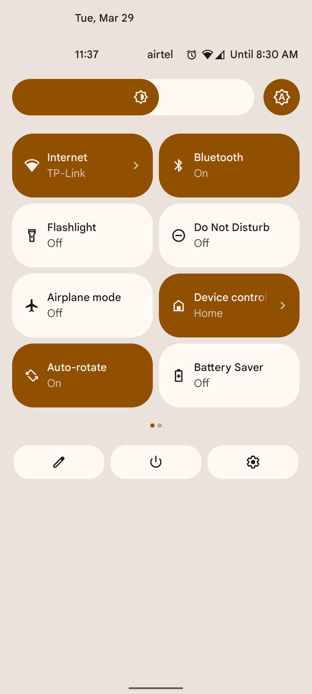 Custom brown accent color in quick toggles menu