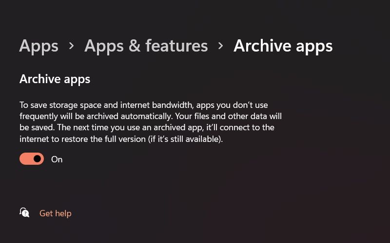The Archive app feature in Windows 11 set to on.