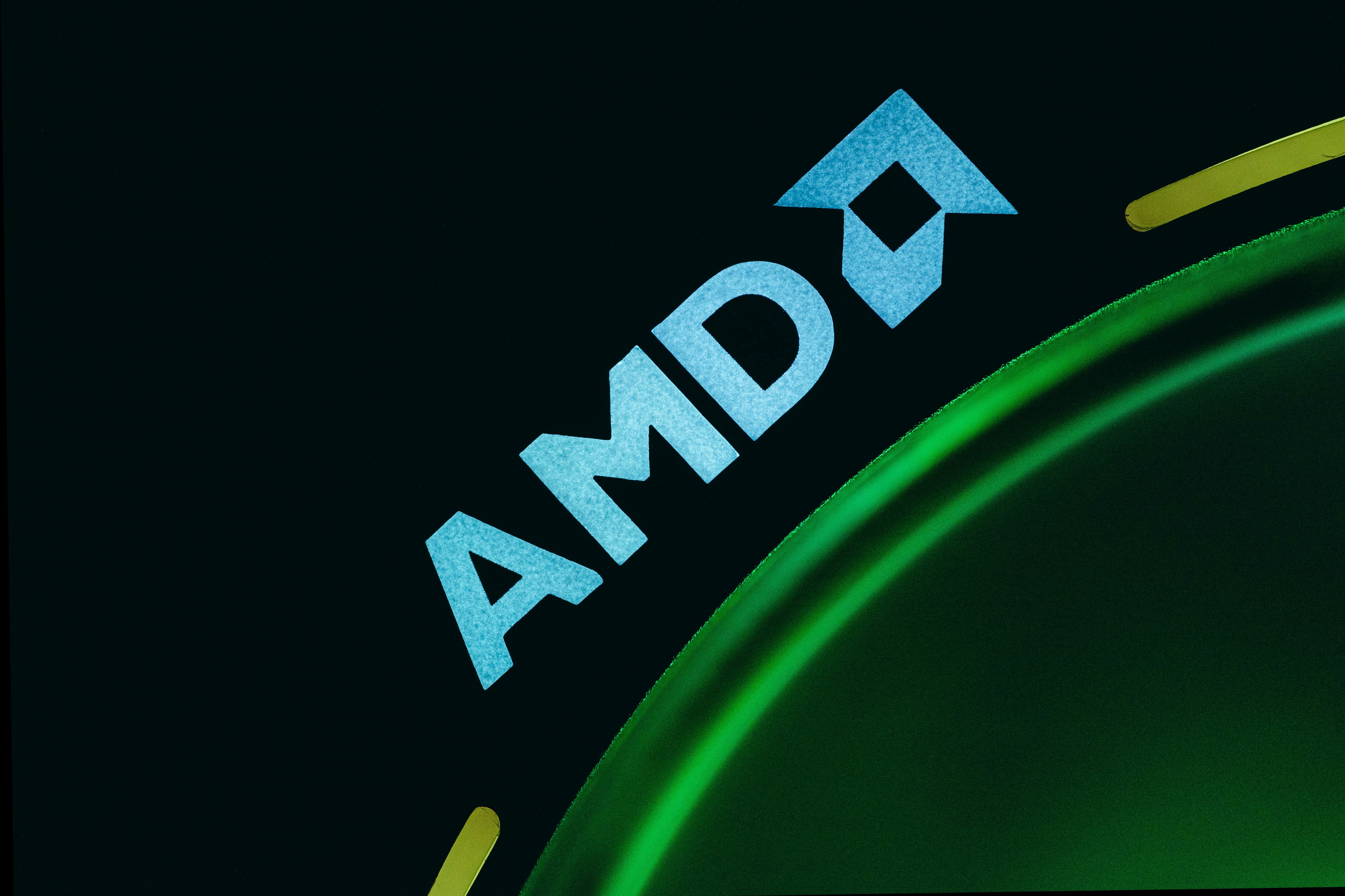 Логотип AMD Ryzen на кулере
