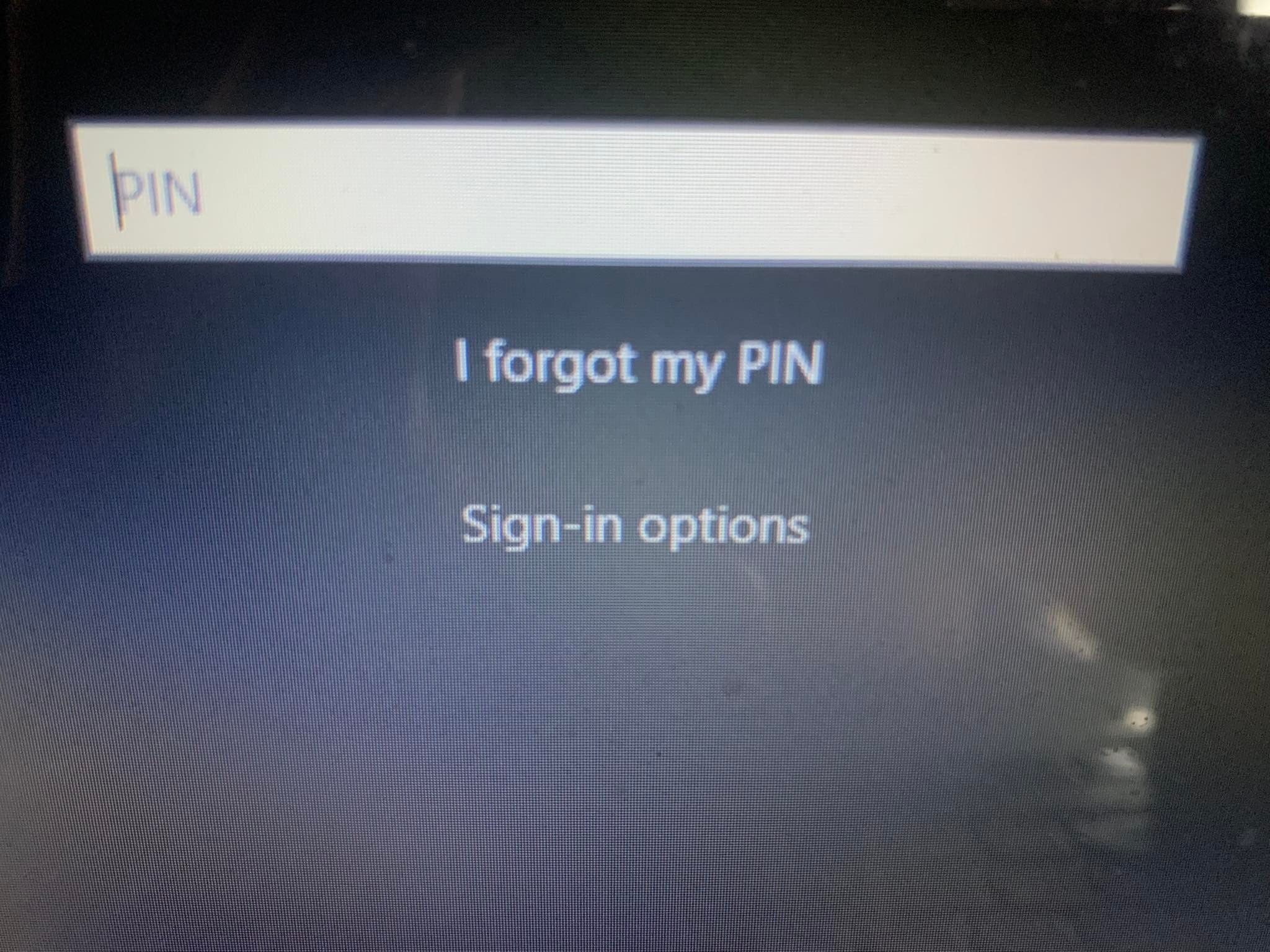 Clicar em Esqueci meu PIN na tela inicial do Windows