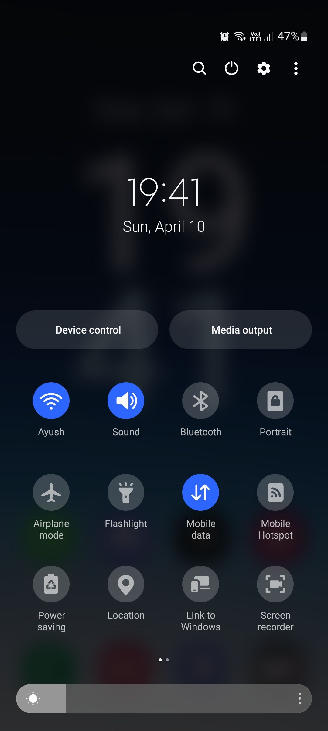 Samsung Quick Settings panel 12 buttons