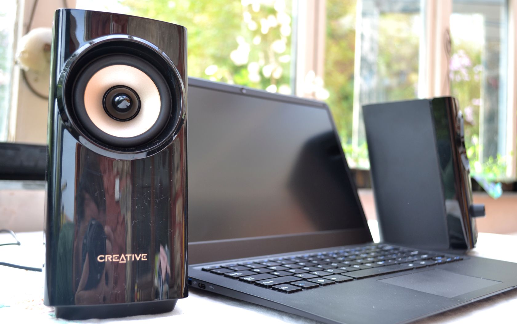 creative t60 speakers side wide