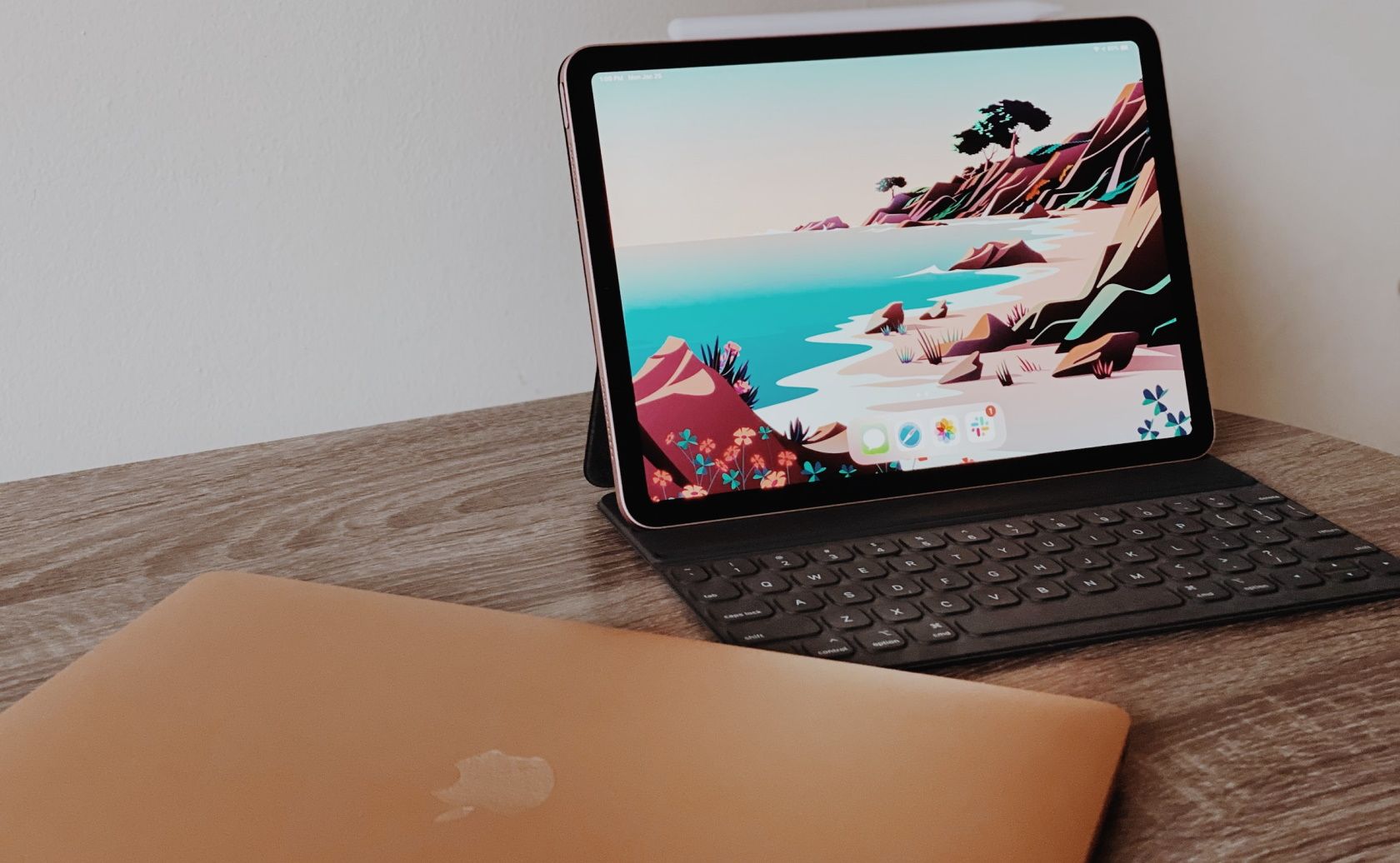iPad Air et MacBook Air sur un bureau