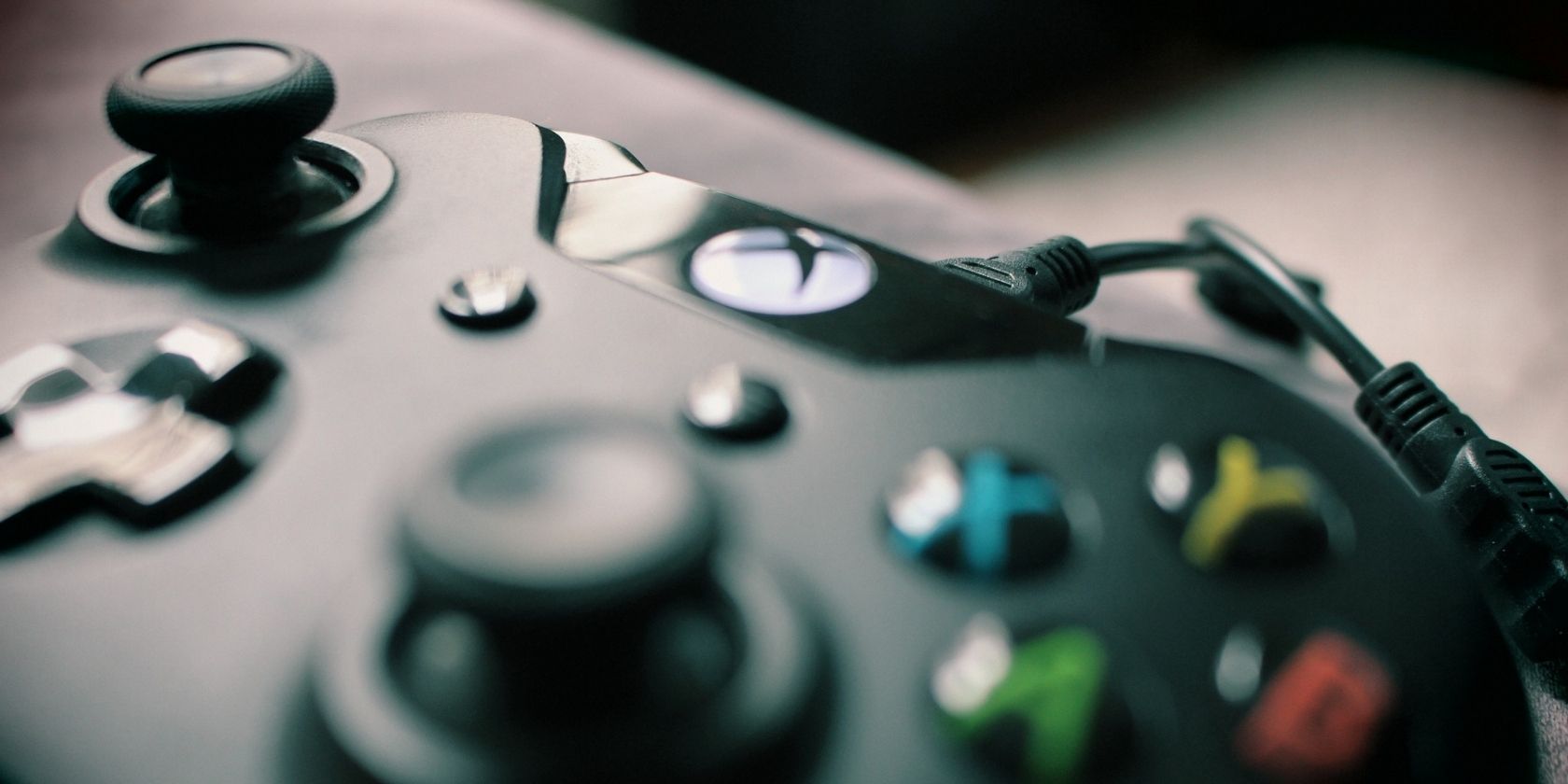 A close up of a wired Xbox One controller.