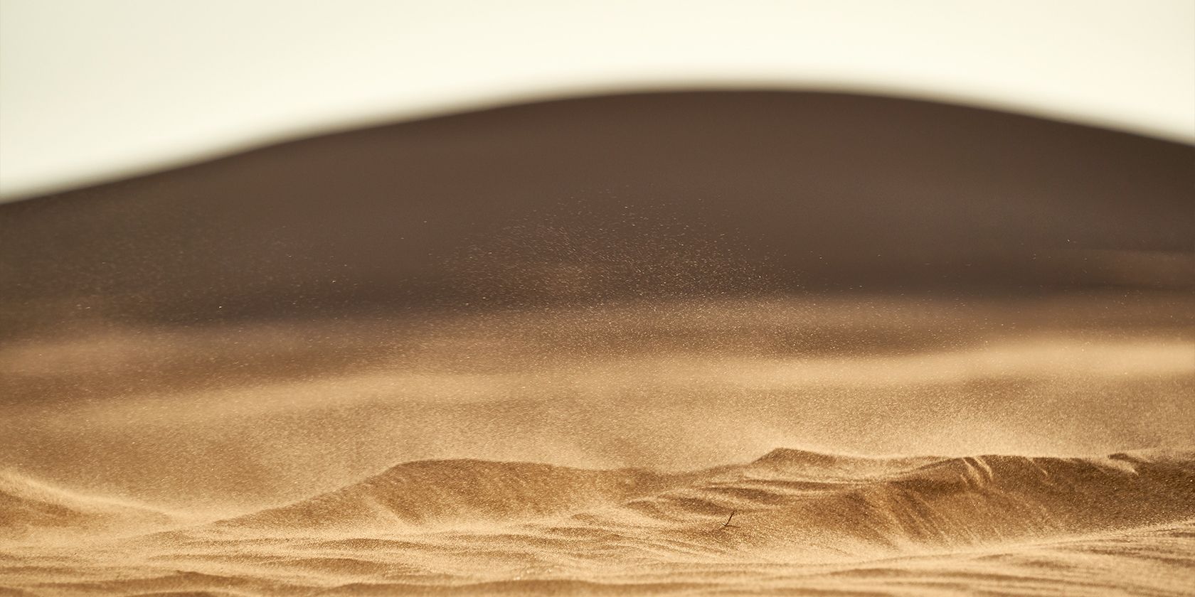 Desert Sand Used to Create Silicon Ingots