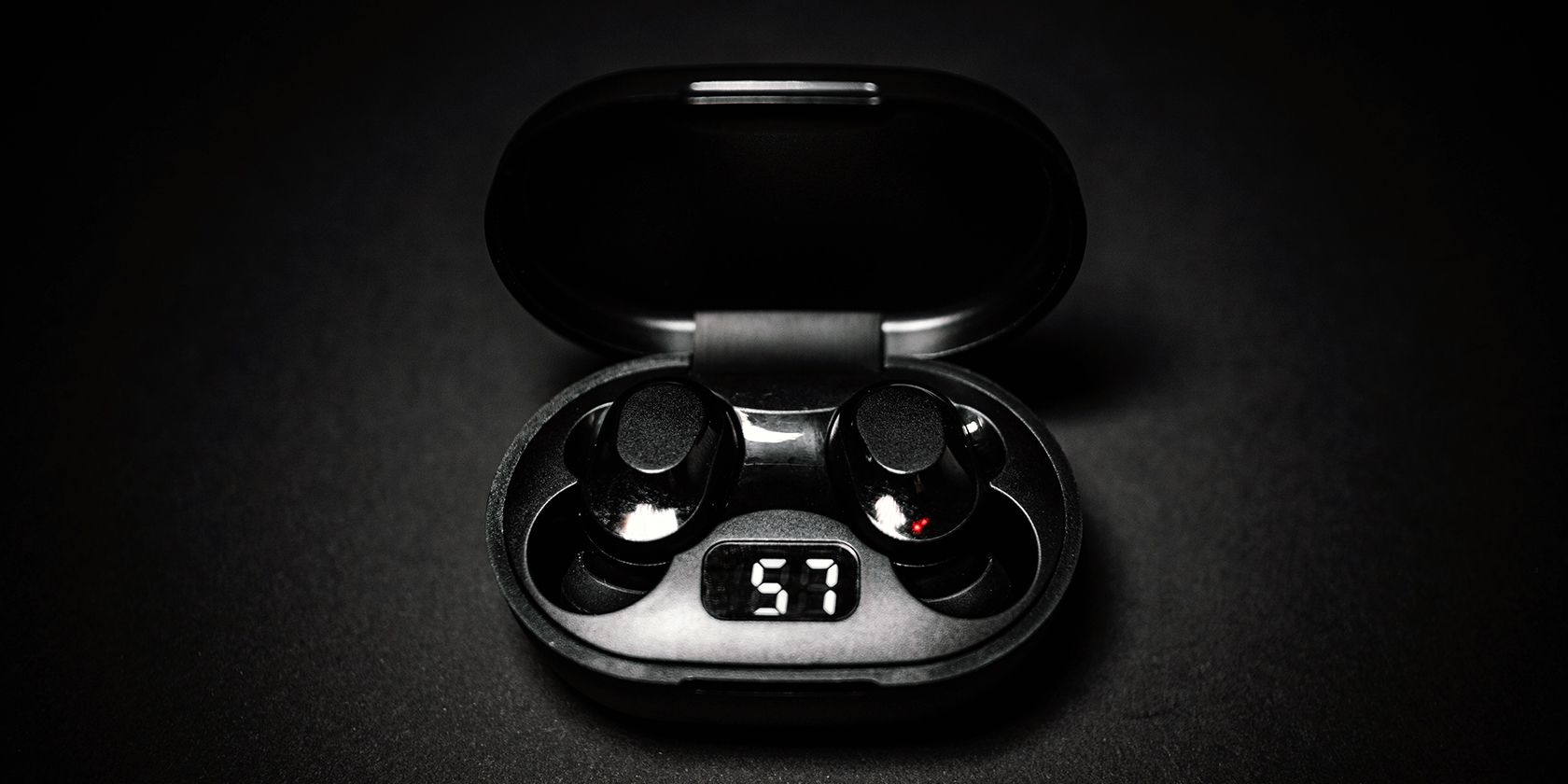 True Wireless Earbuds With Battery Percentage Remaining