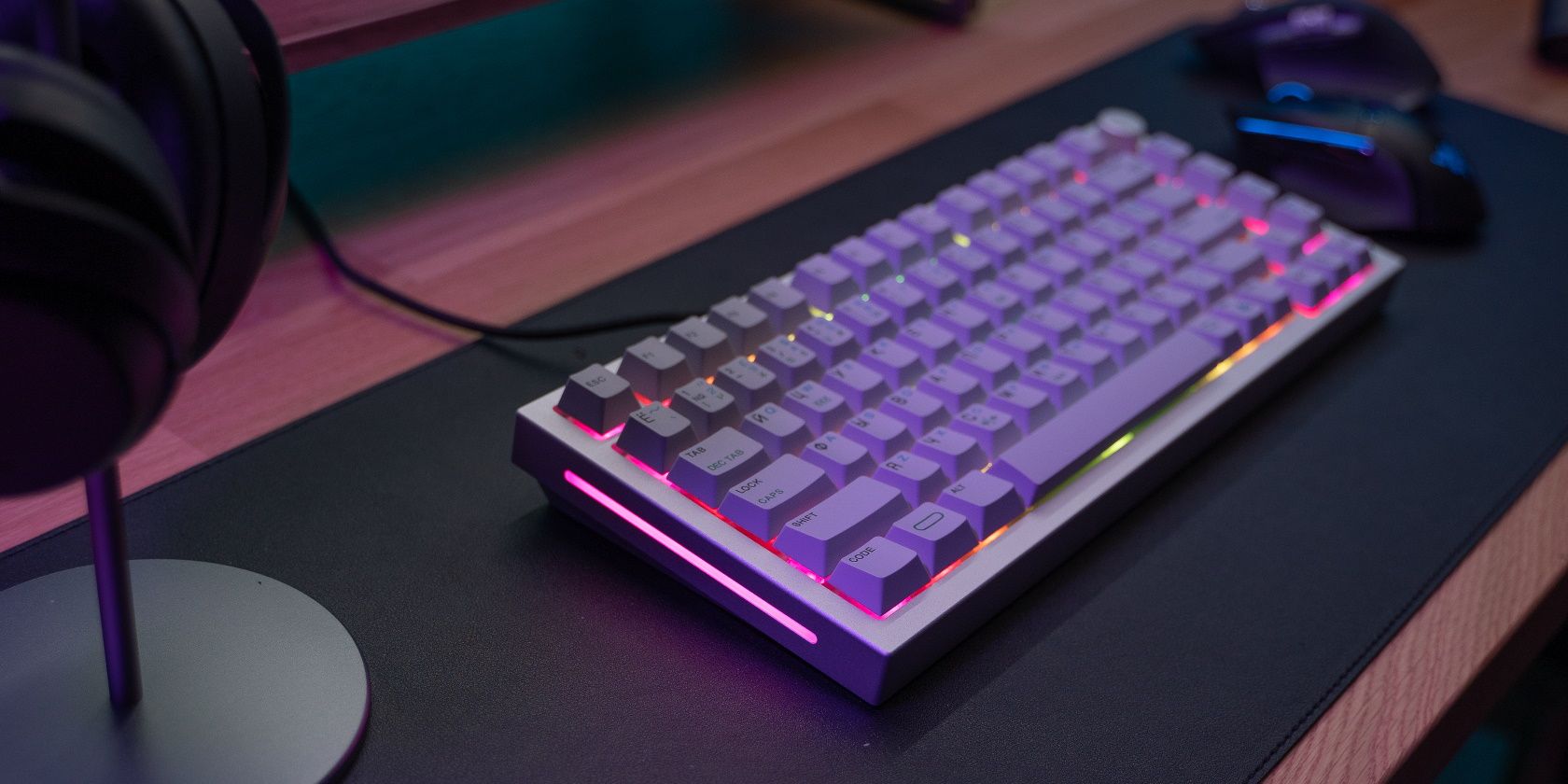  A stylish premium RGB mechanical gaming keyboard with alluminium base, the GMMK PRO by Glorious