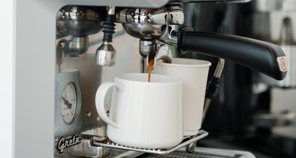coffee-machine-pouring-coffee