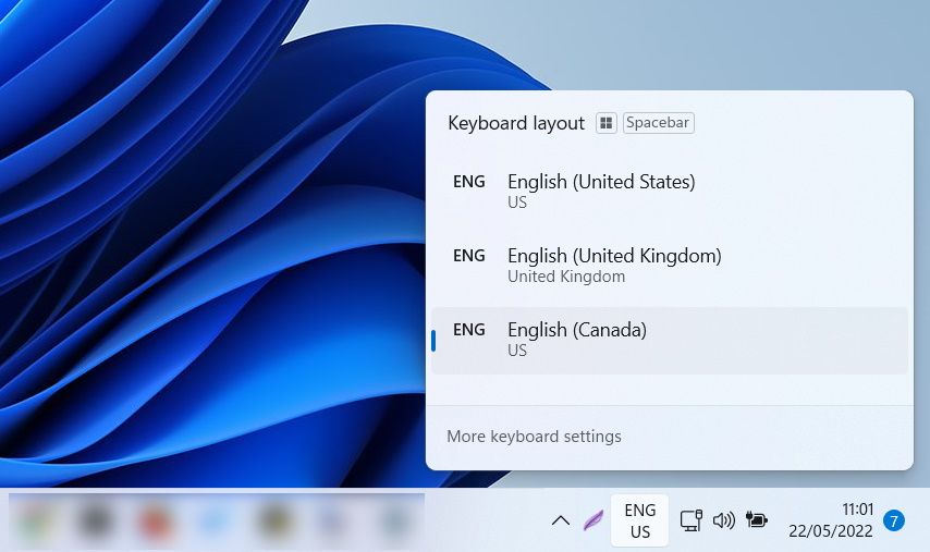 переключатель языков в Windows 11 с выбранным канадским английским