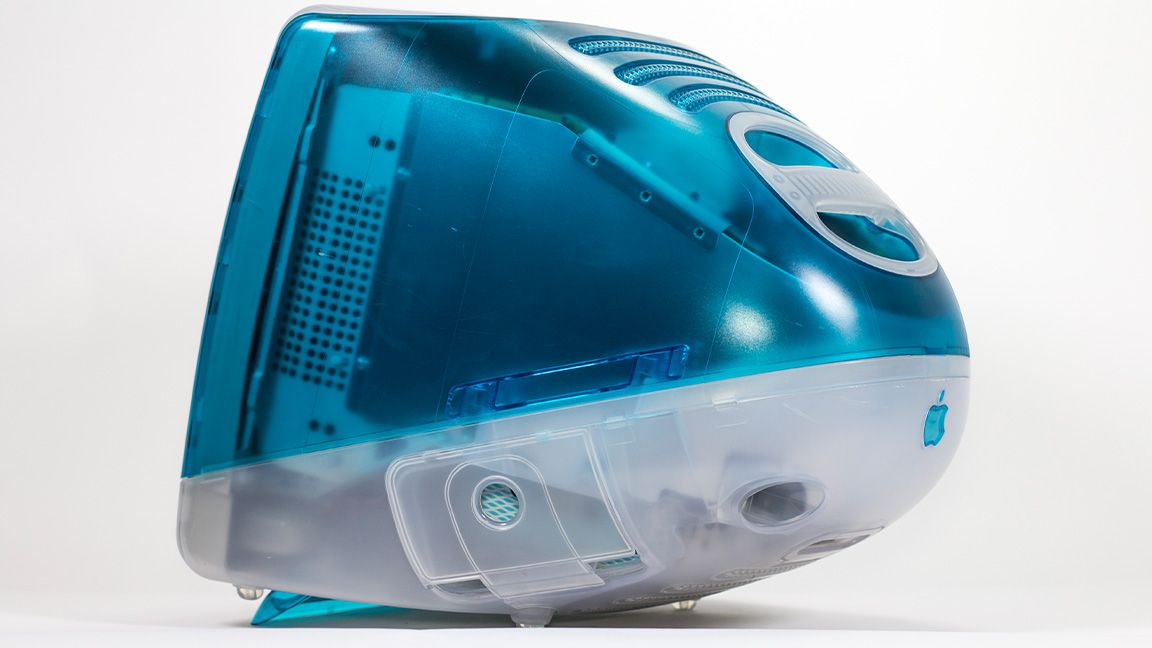 iMac G3 در پس زمینه سفید