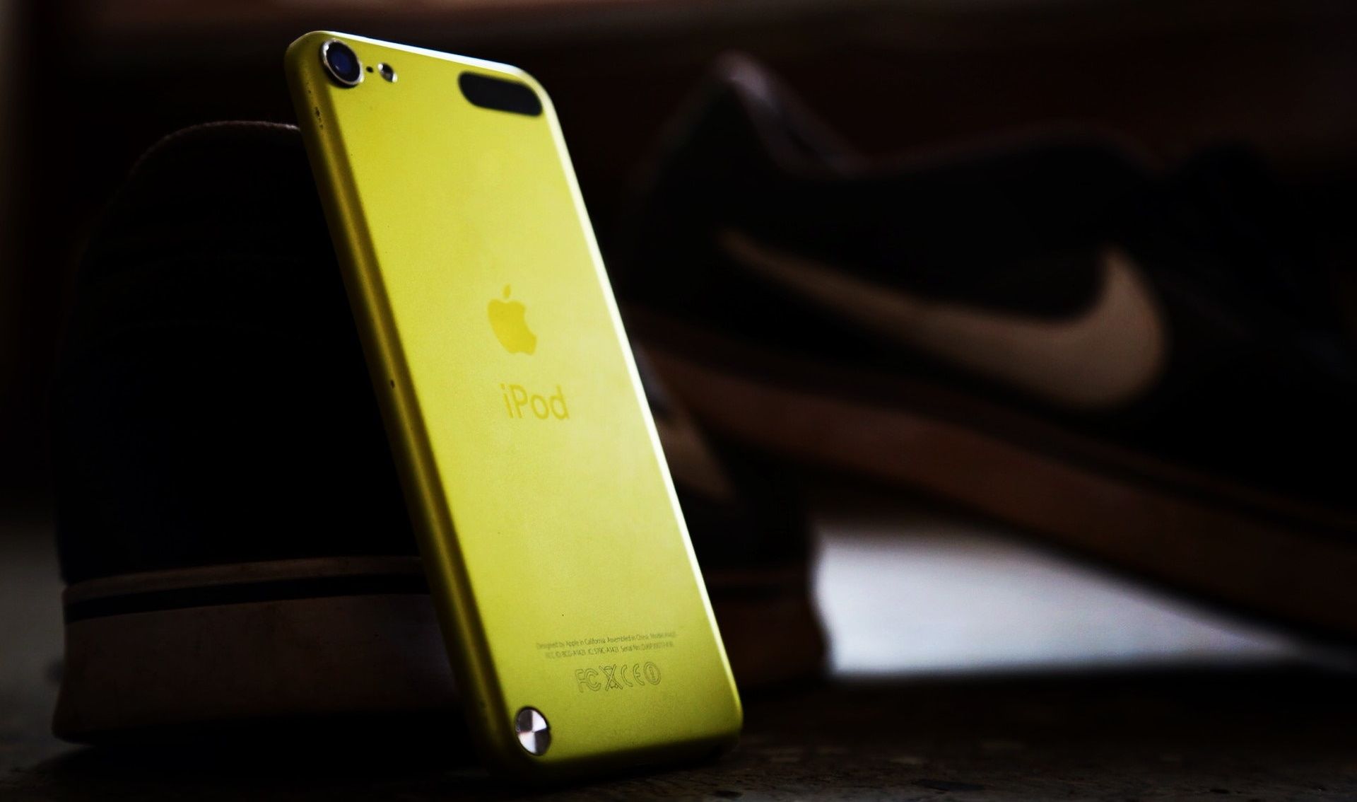 iPod Touch in yellow color