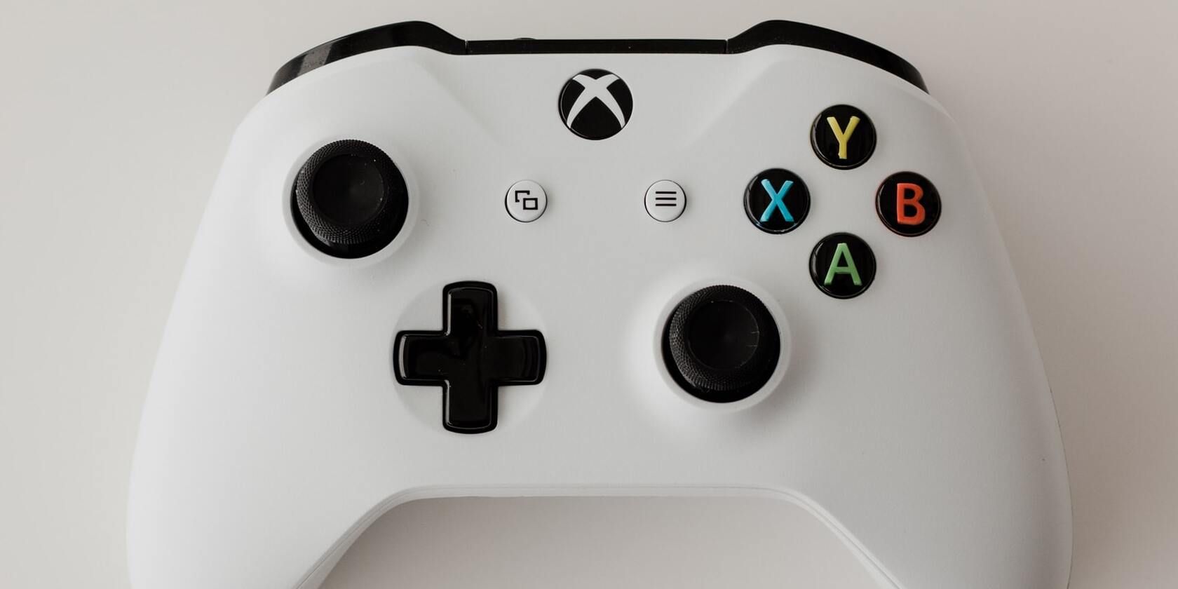 A top down photo of an Xbox Series X or S Controller
