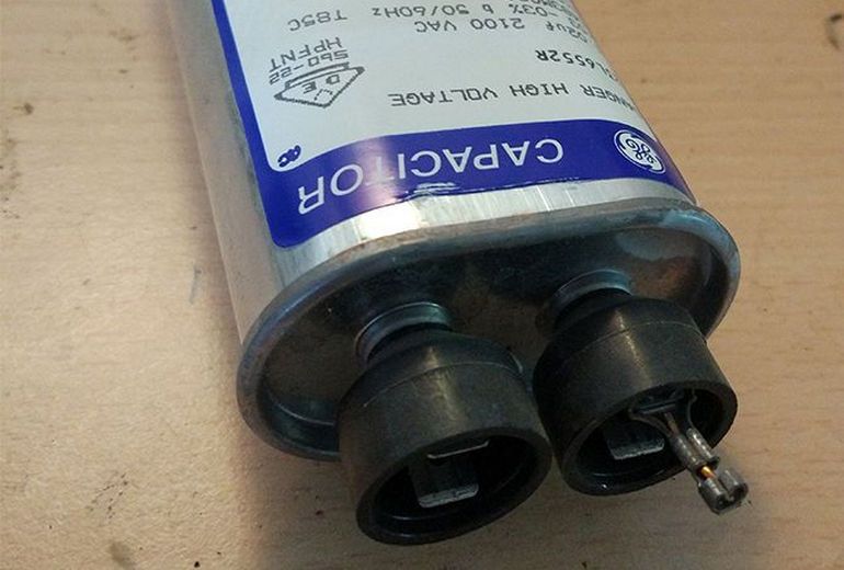 Microwave capacitor