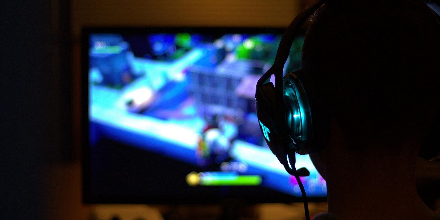 A player playing Fortnite