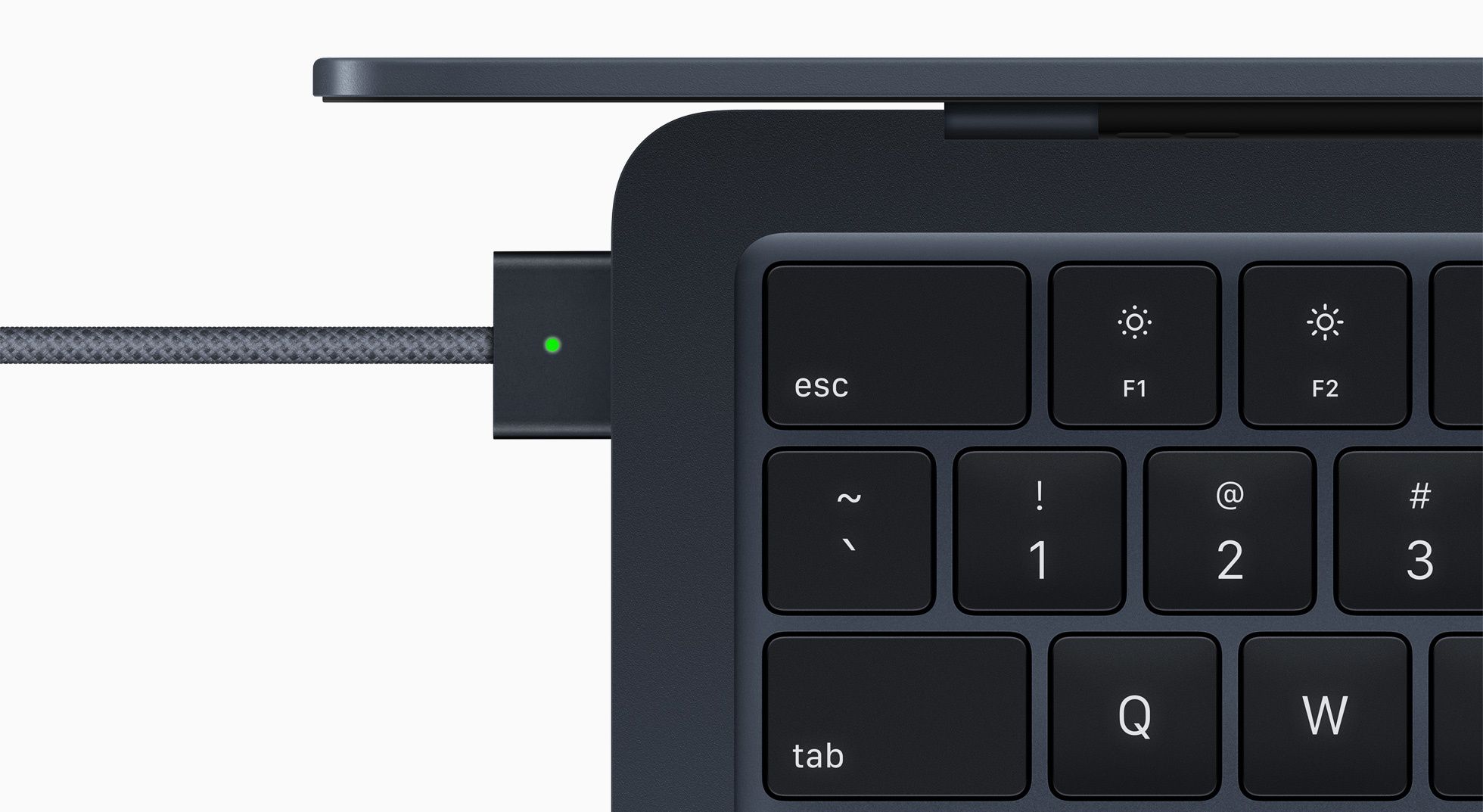 M2 MacBook Air MagSafe charging
