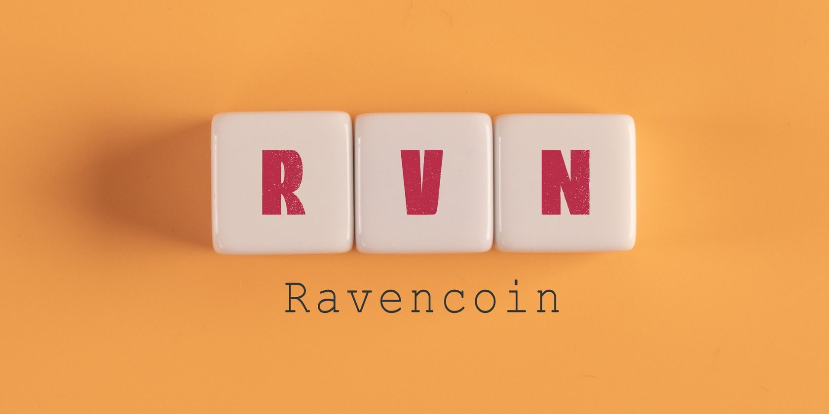 ravencoin je skraćeno koristeći scrabble blocks