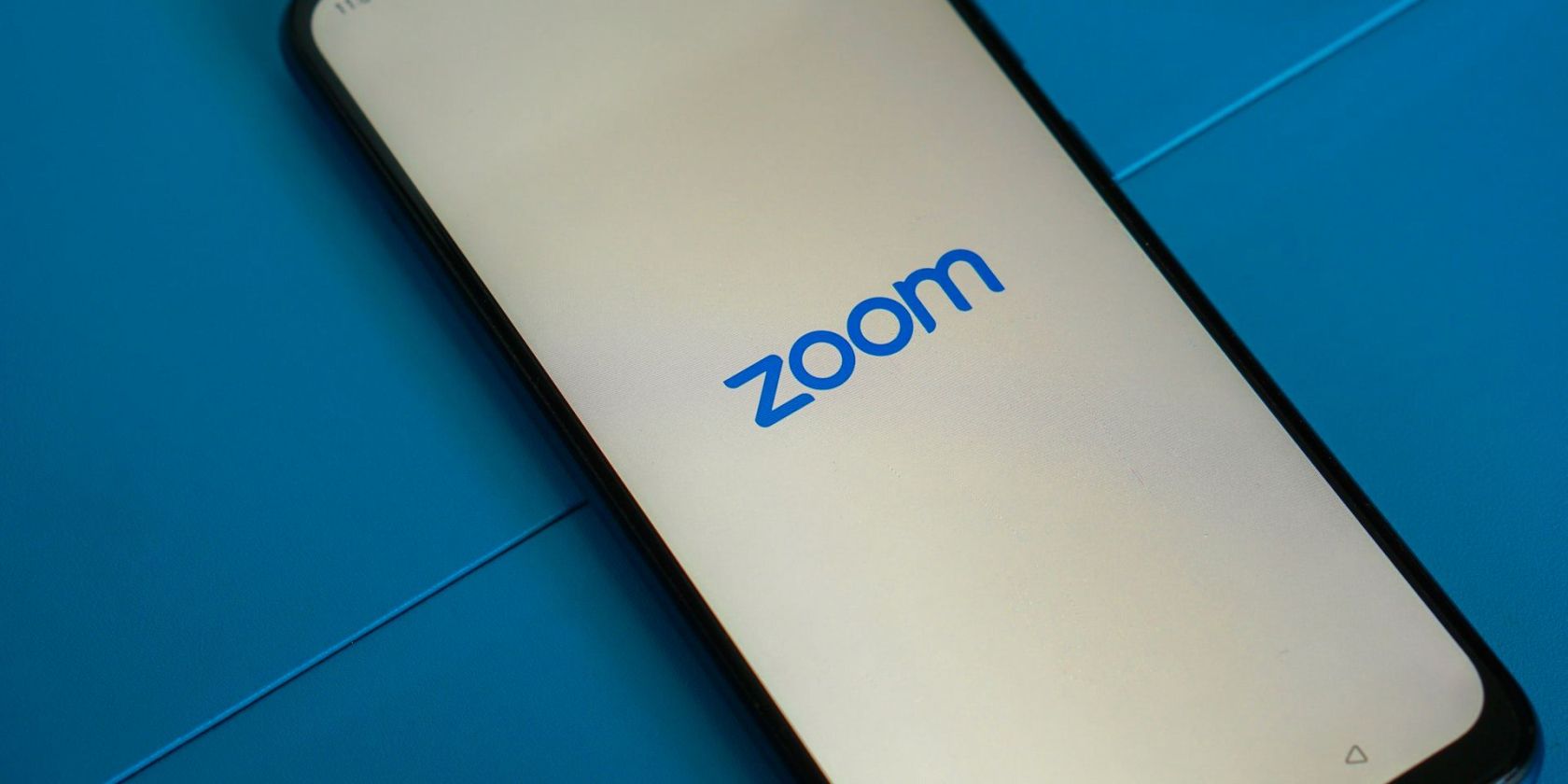 zoom logo on mobile