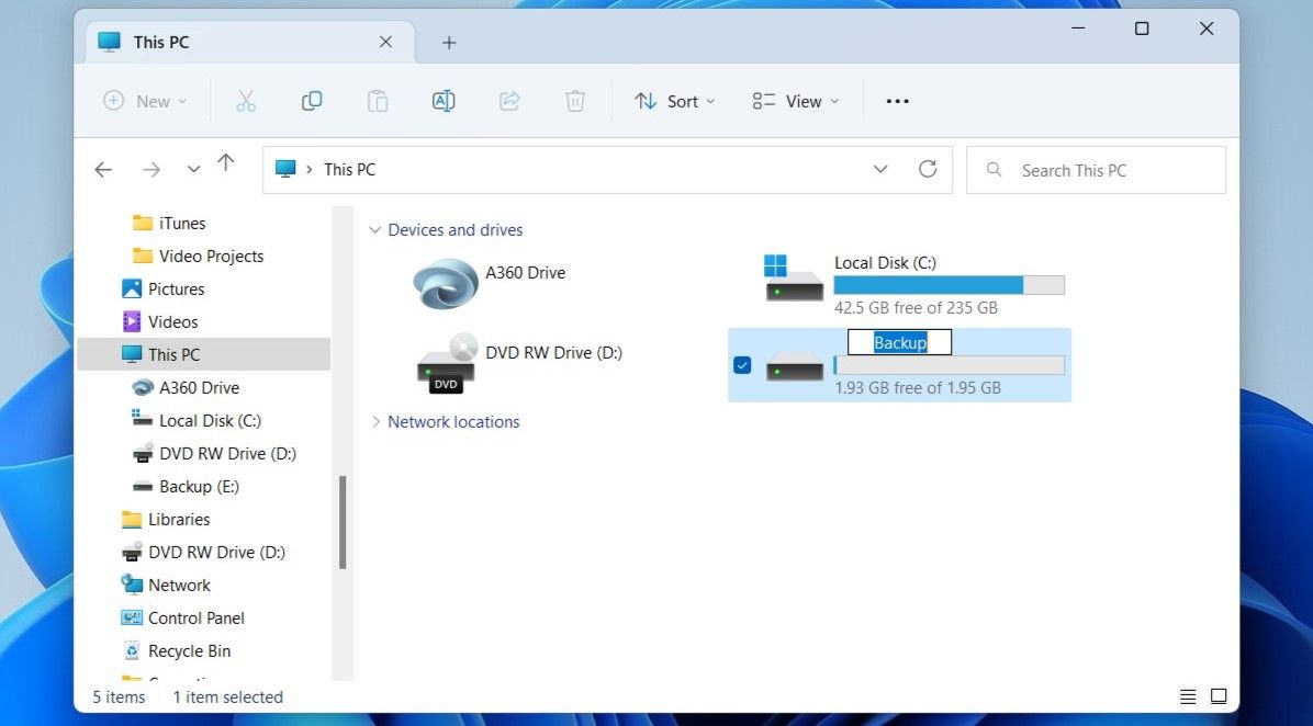 Renaming drive in a File Explorer window