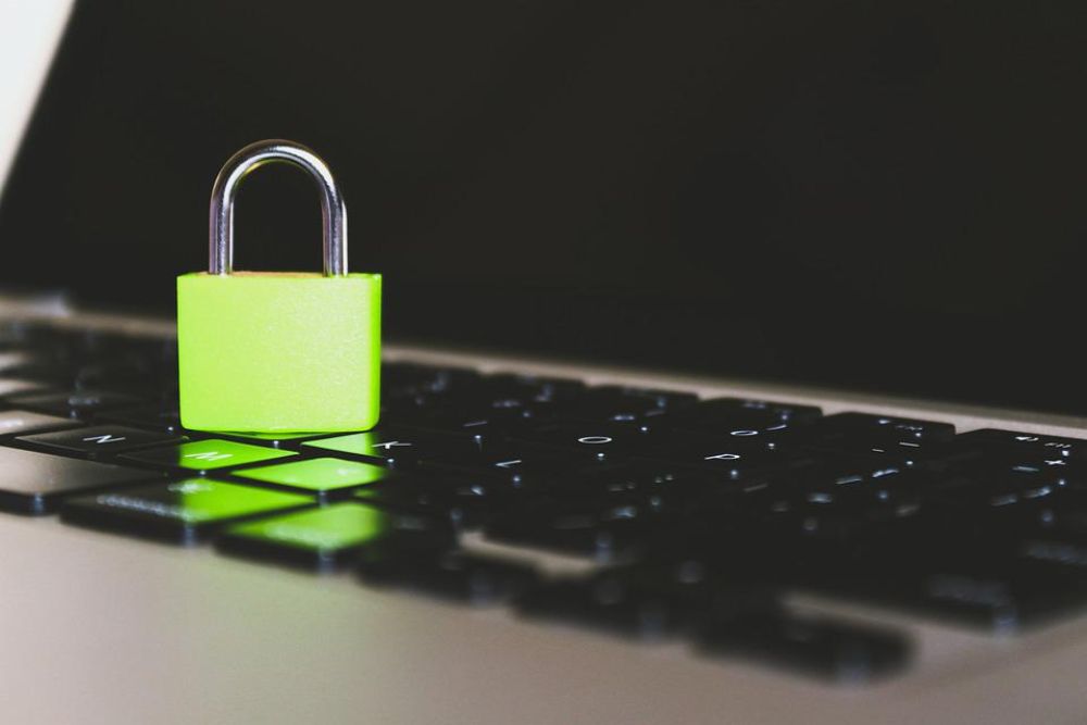 secure lock on a linux laptop keyboard