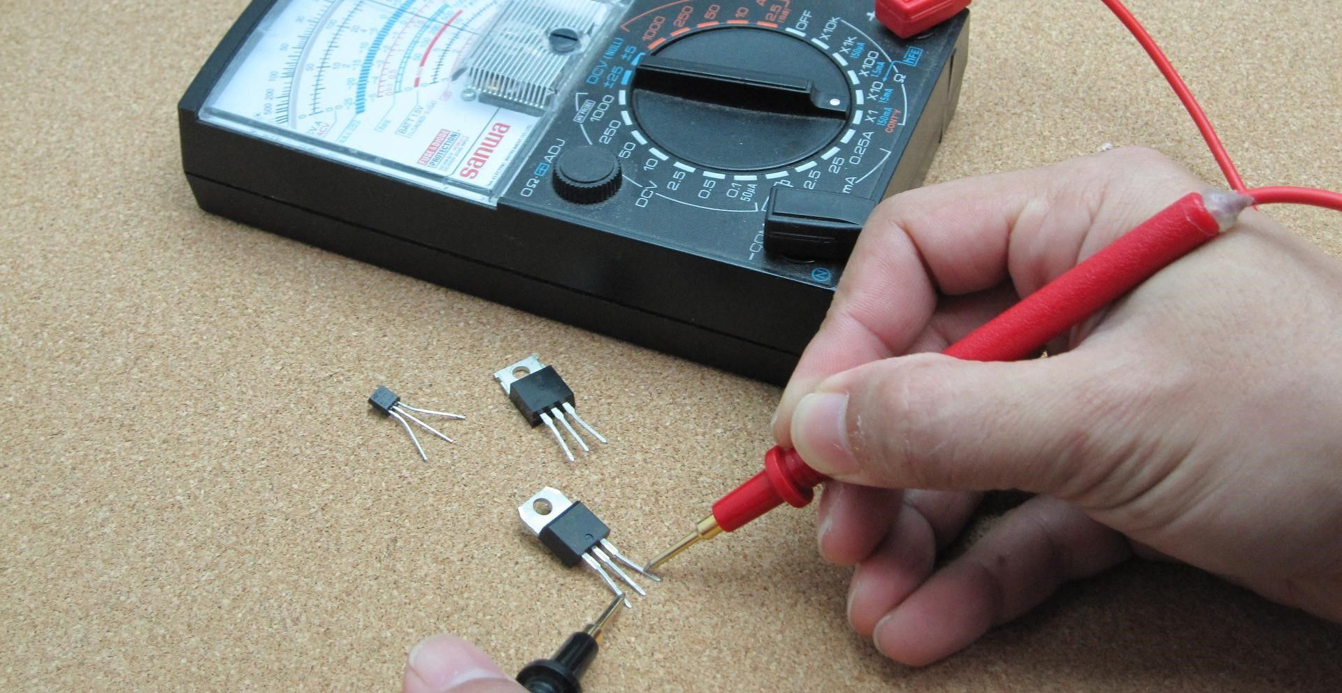 photo of transistor with Multimeter