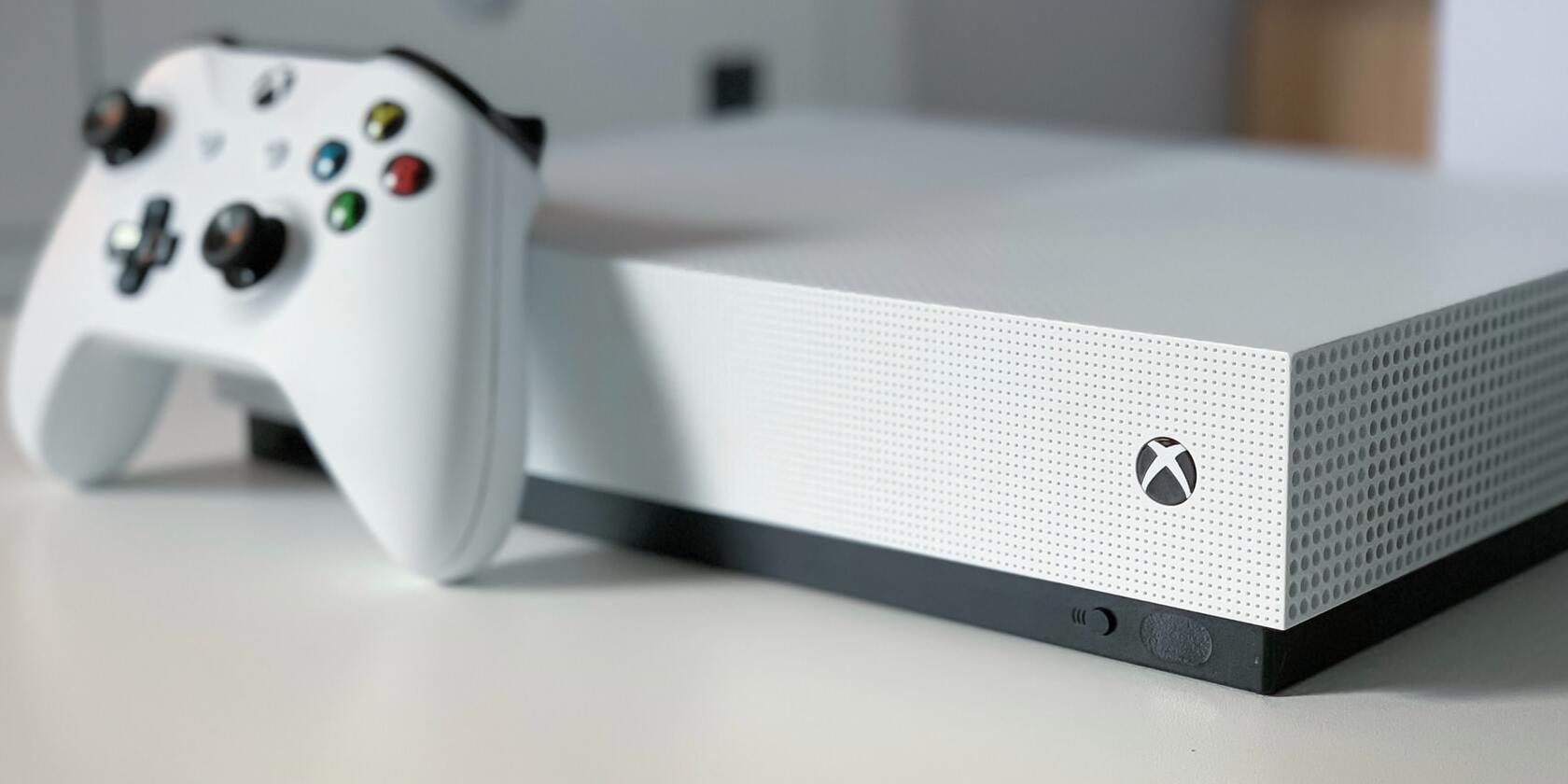 Image of a white Xbox console