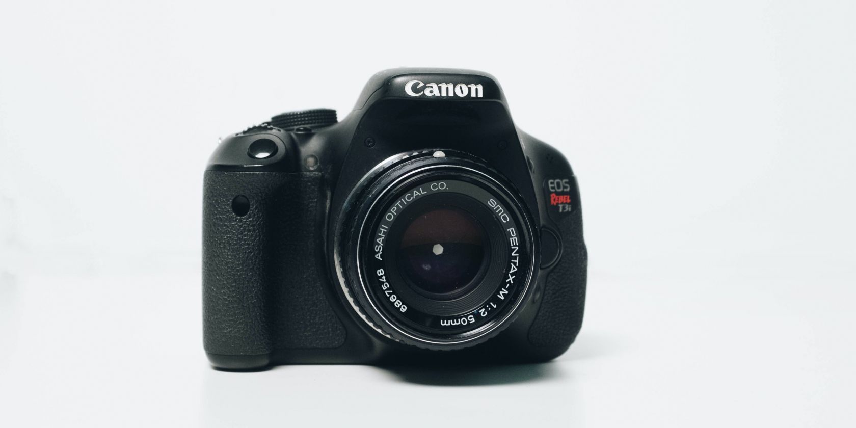 Photo of a Canon camera on a white background