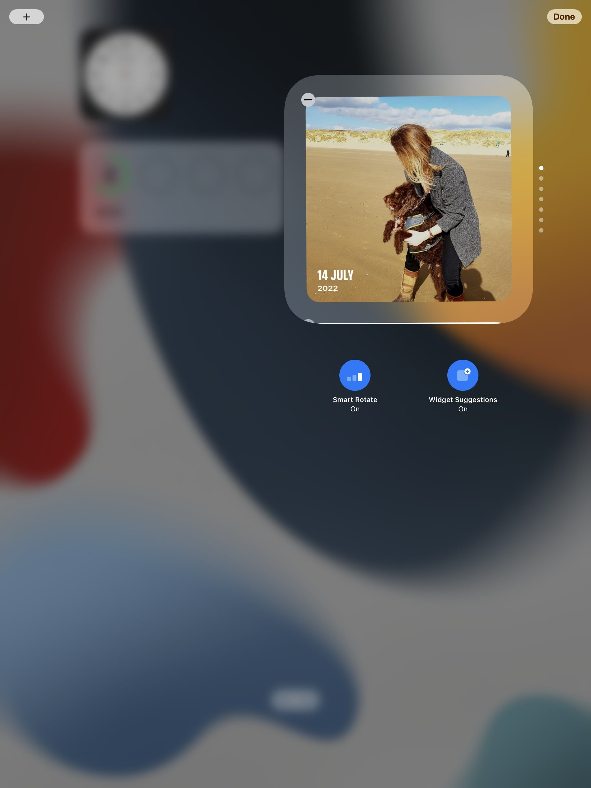 Adding a smart stack widget to an iPad Home Screen