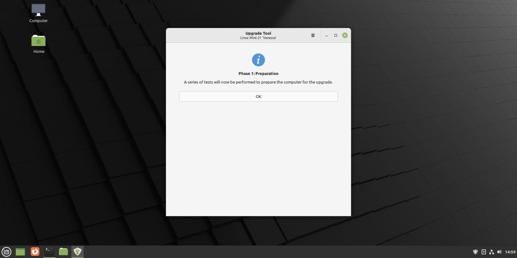 The Linux Mint Upgrade Tool Phase 2: Preparation screen.