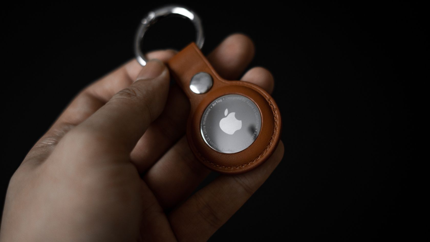 apple-tag-keychain