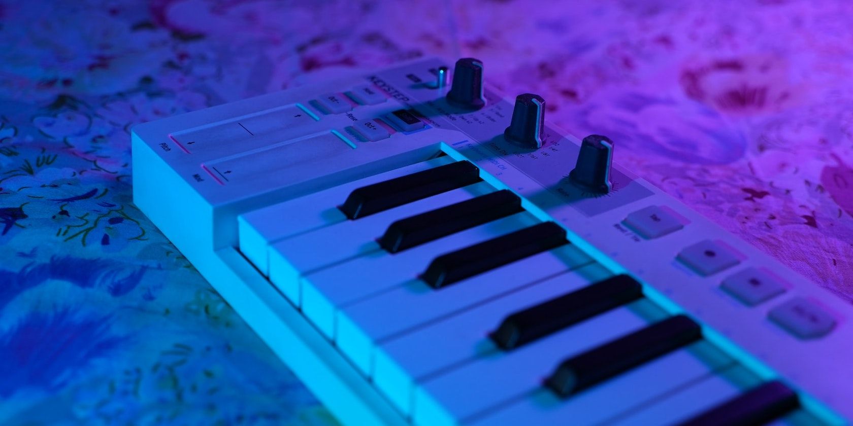 7 Things You Should Know When Buying Your First MIDI Keyboard