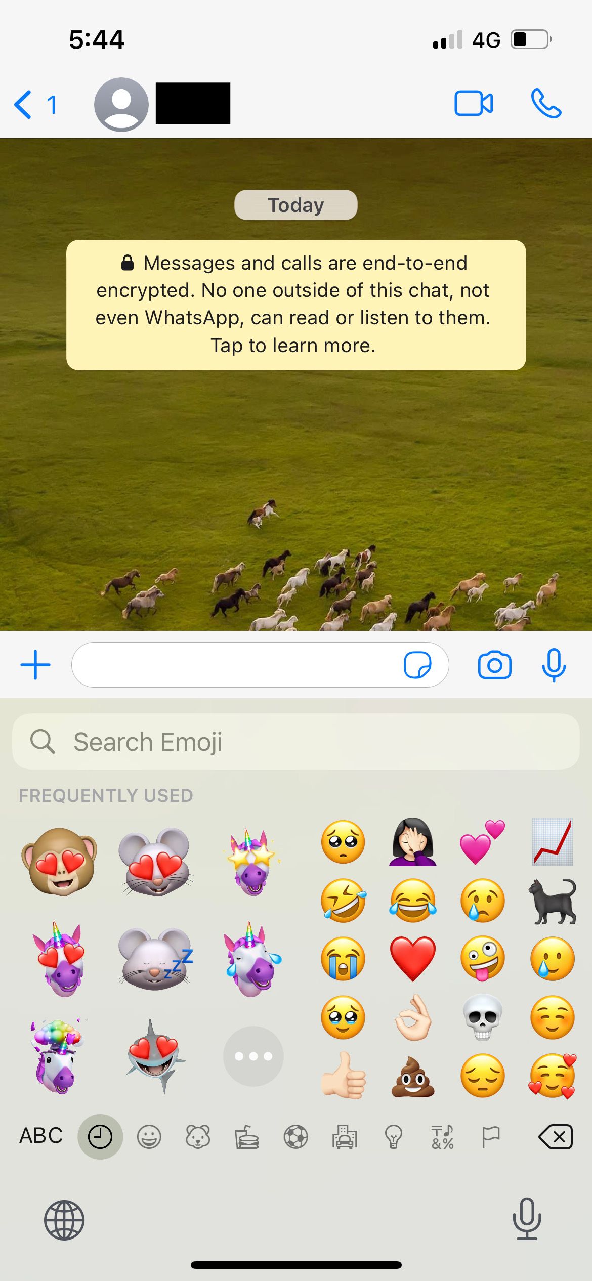 iphone emoji keyboard in whatsapp