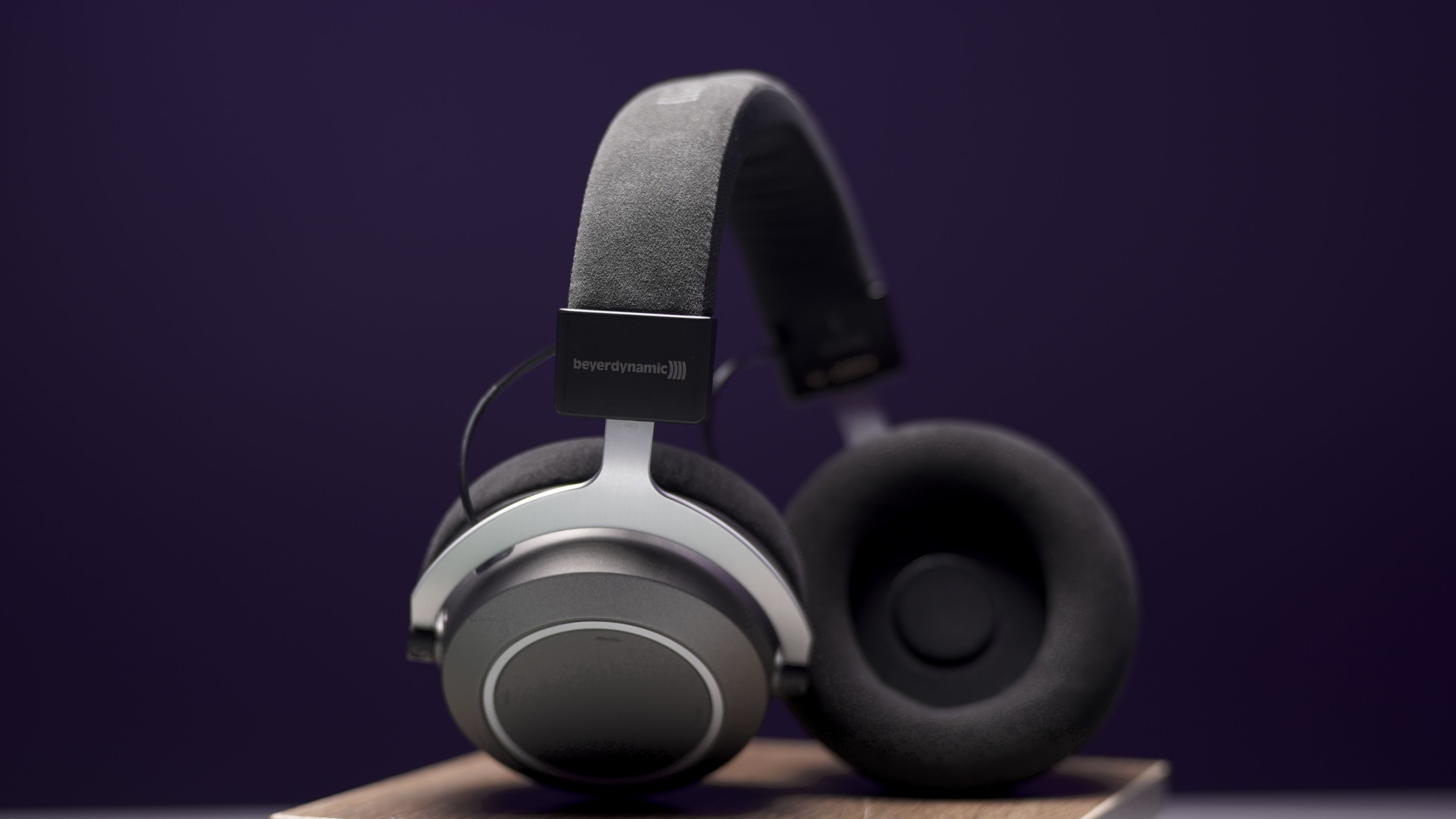 Beyerdynamic Amiron Wireless - نمای جانبی