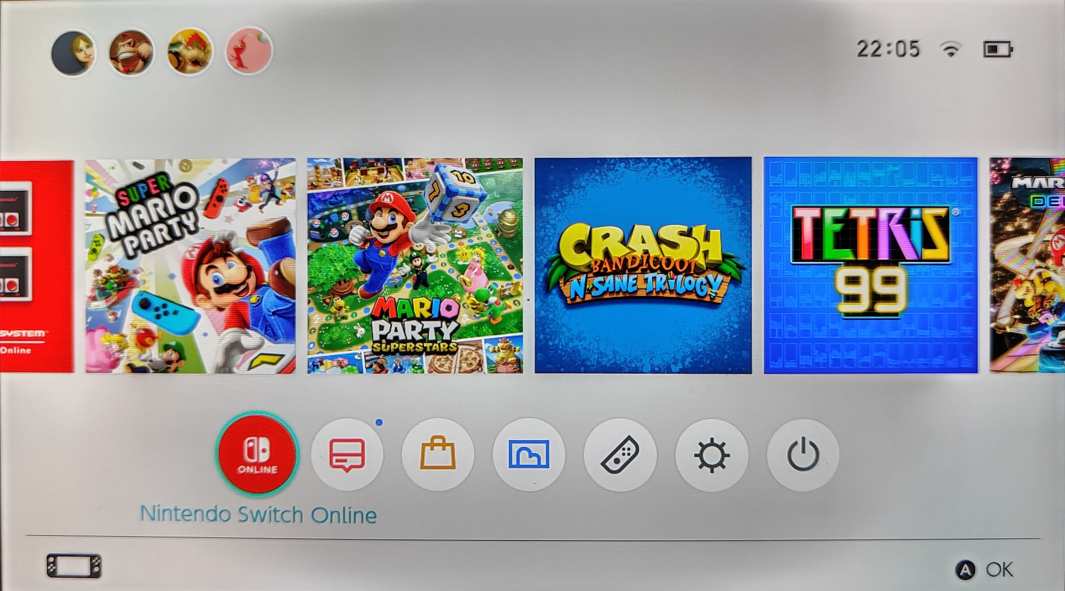 تصویری از صفحه اصلی Nintendo Switch با برجسته شدن Nintendo Switch Online