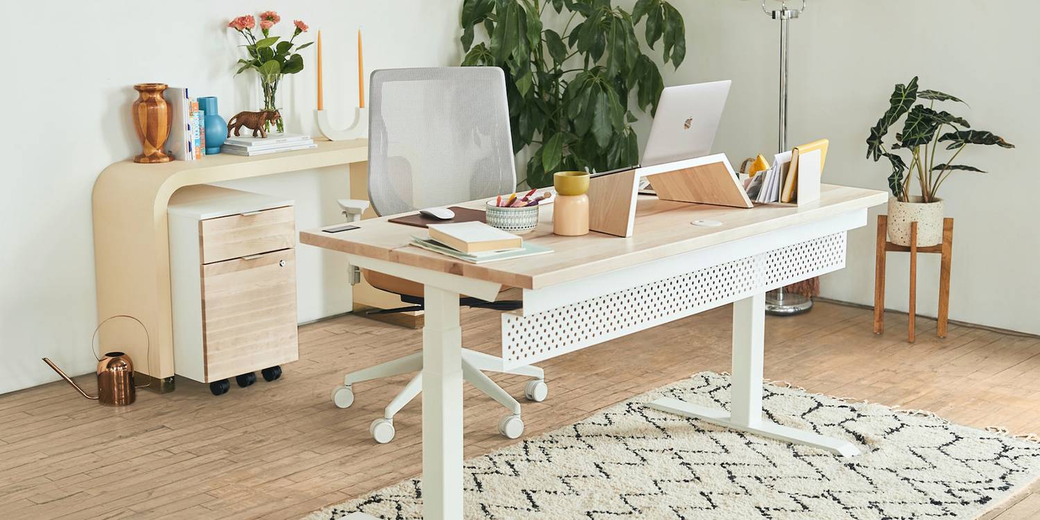 aesthetic-setup-with-laptop-stand.jpg?q=50&fit=crop&w=1500&dpr=1.5