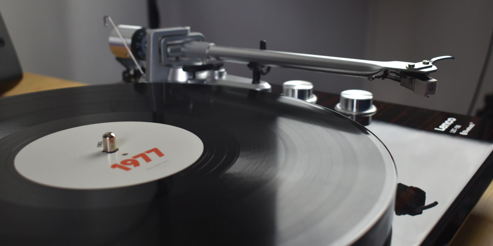 Belt-Driven Lenco Complete Turntable Delivers Review: Package Bluetooth LBT-188WA