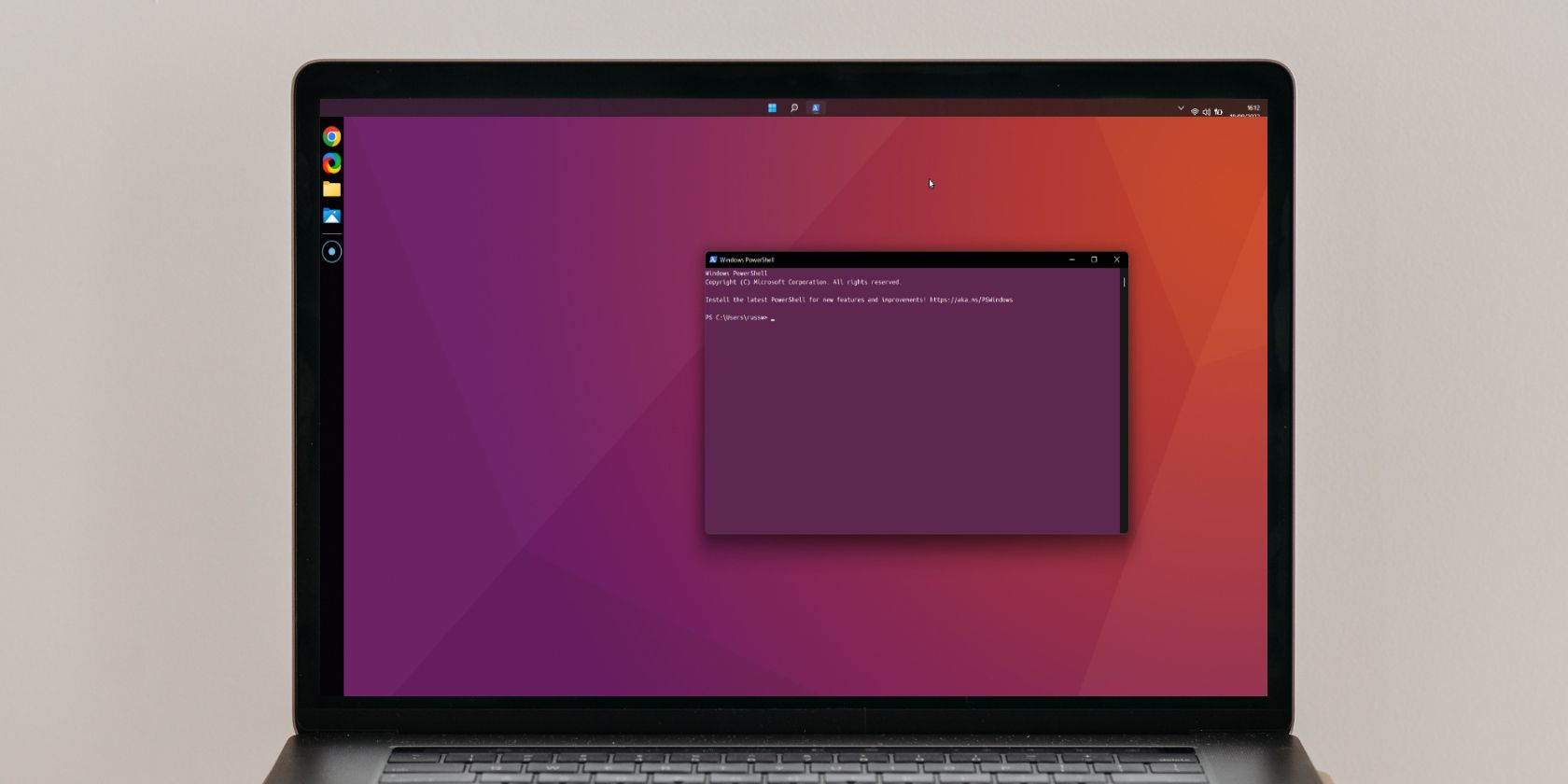 A windows desktop styled to look like ubuntu