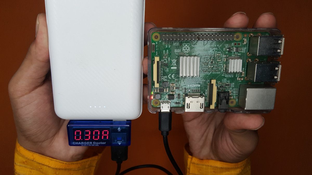 checking the current draw in amperes a raspberry pi using a usb meter
