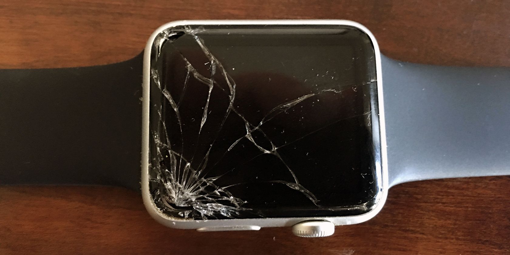 Сломанные наручные часы. Разбитые Эппл вотч. Экран Аппле вотч 3. Стекло на АПЛ вотч. Разбитые часы айфон.